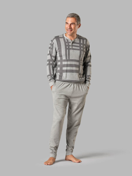 Pijama largo de invierno para hombre a rayas gris