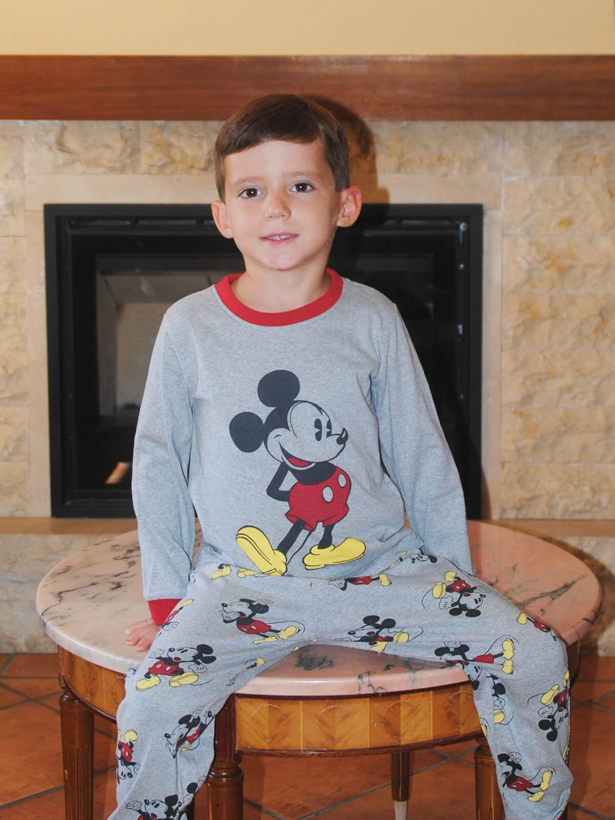 Pijama de niño de Mickey Mouse gris y rojo 100% algodón