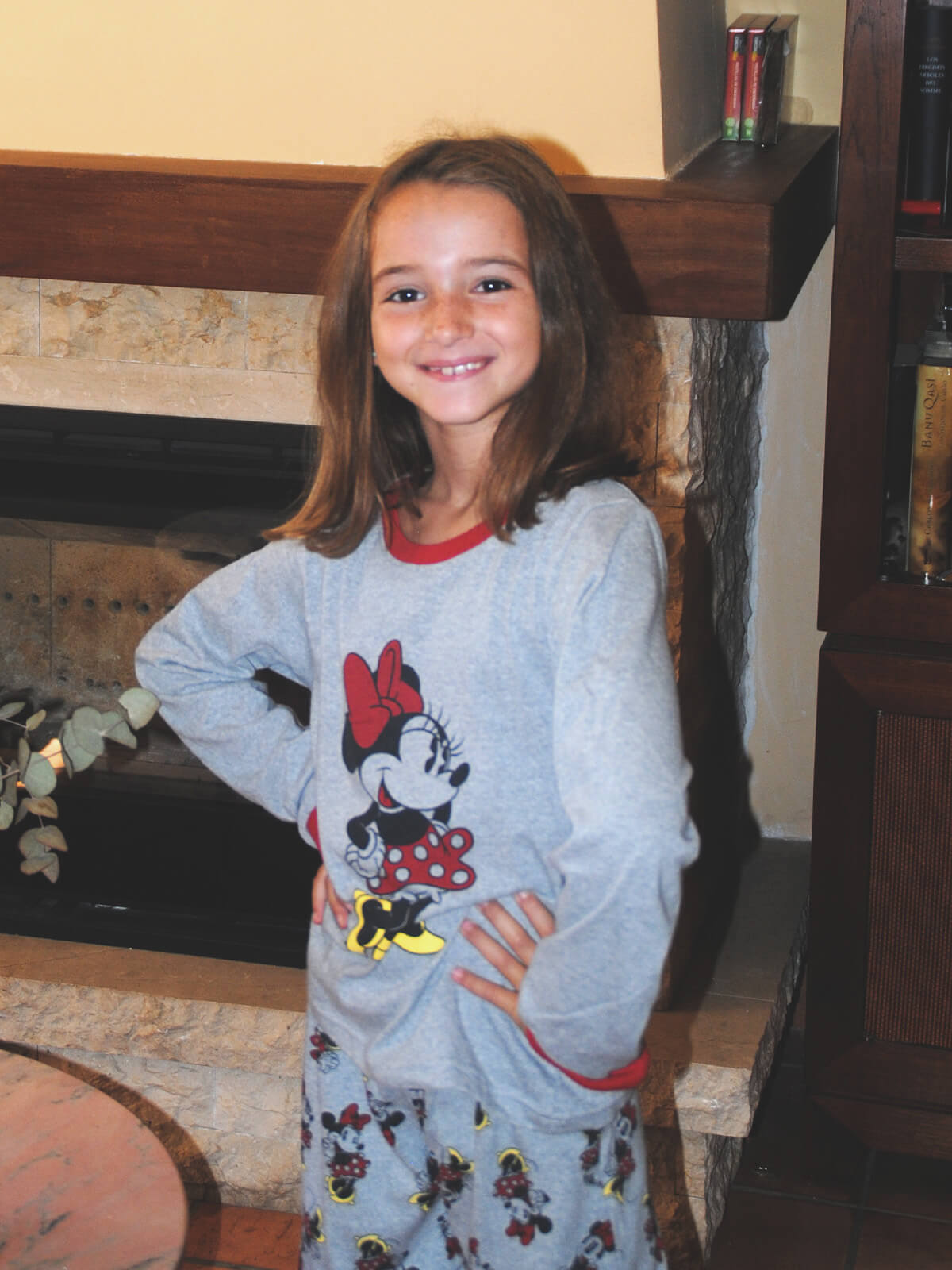 Pijama de niña de Minnie Mouse gris y rojo 100% algodón