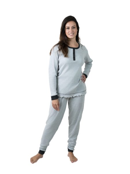 Pijama largo para mujer color gris con detalles negros