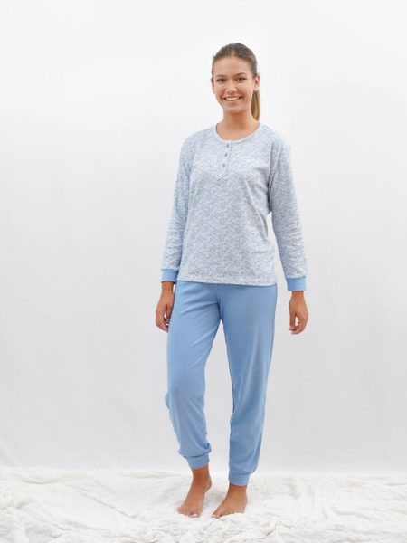 Pijama de algodón azul estampado flores