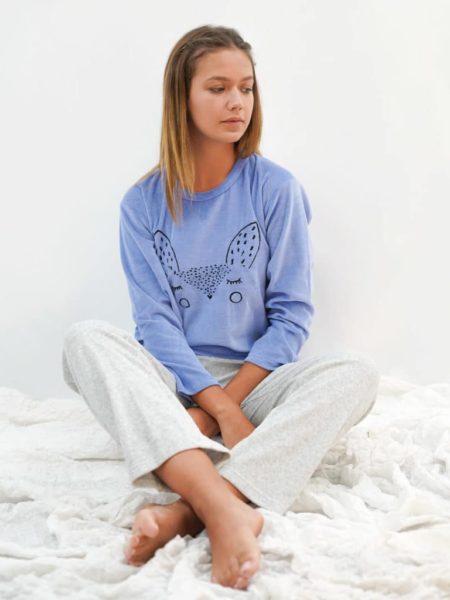 Pijama de terciopelo azul con ciervo